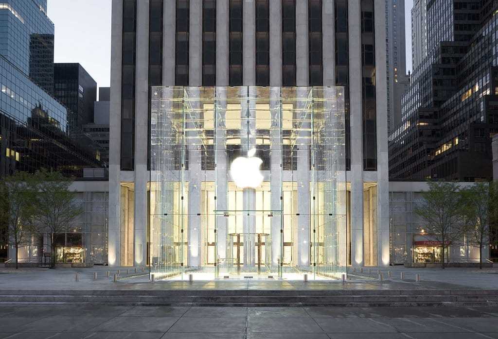Apple Store Fifth Avenue in New York