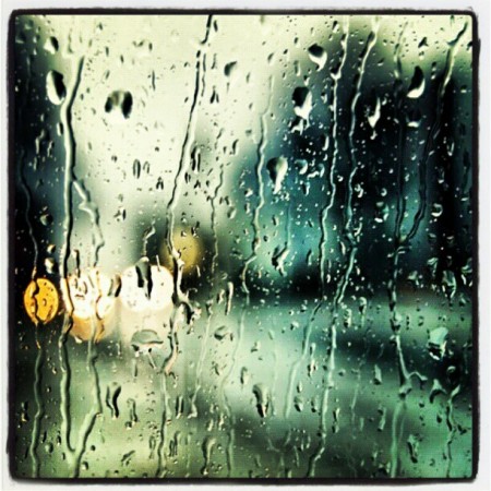 Regen op een vensterraam